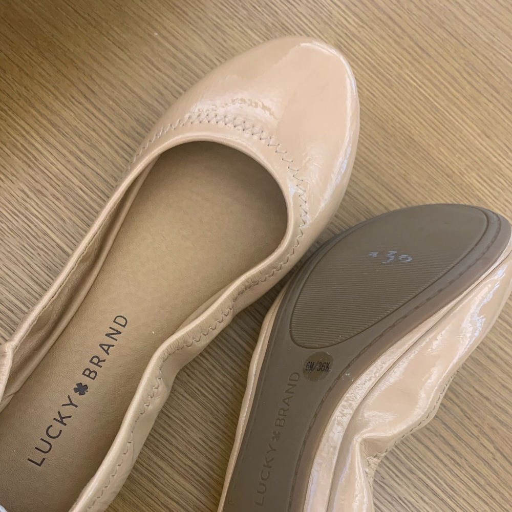 Lucky Brand office flats